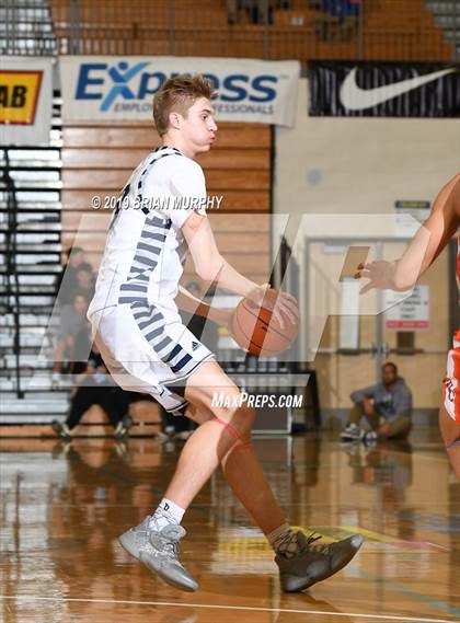 Thumbnail 1 in Eastside Catholic vs. Wilsonville (Les Schwab Invitational) photogallery.