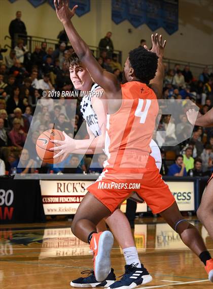Thumbnail 1 in Eastside Catholic vs. Wilsonville (Les Schwab Invitational) photogallery.