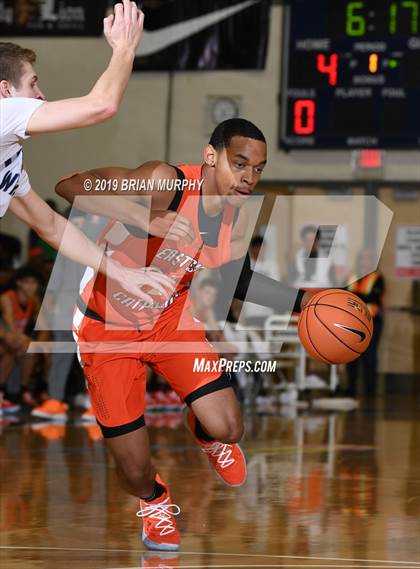 Thumbnail 1 in Eastside Catholic vs. Wilsonville (Les Schwab Invitational) photogallery.