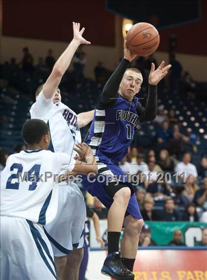 Thumbnail 1 in Foothills Christian vs Horizon (CIF SDS D5 Final) photogallery.