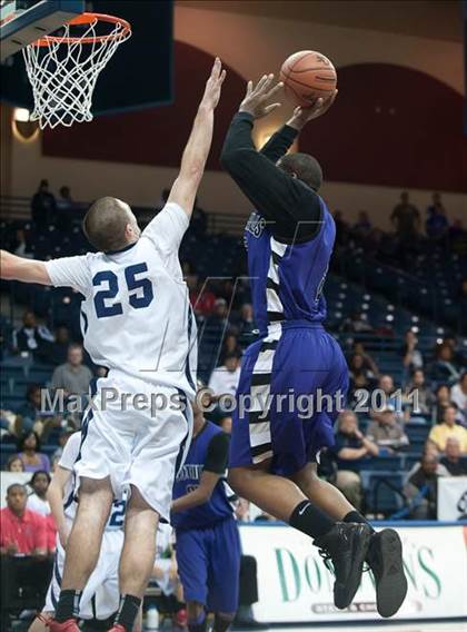Thumbnail 2 in Foothills Christian vs Horizon (CIF SDS D5 Final) photogallery.