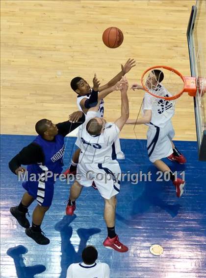 Thumbnail 2 in Foothills Christian vs Horizon (CIF SDS D5 Final) photogallery.