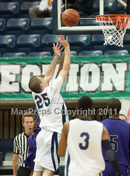Thumbnail 3 in Foothills Christian vs Horizon (CIF SDS D5 Final) photogallery.