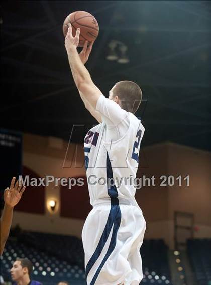 Thumbnail 2 in Foothills Christian vs Horizon (CIF SDS D5 Final) photogallery.