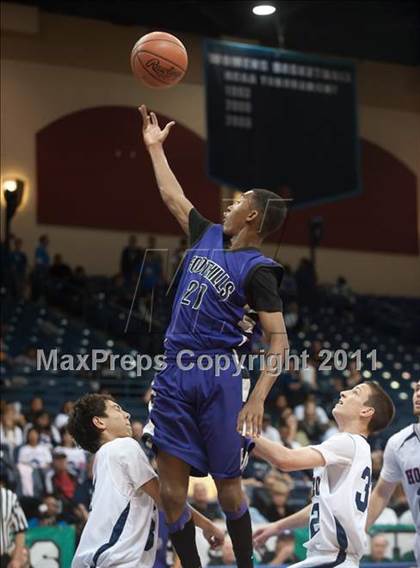 Thumbnail 1 in Foothills Christian vs Horizon (CIF SDS D5 Final) photogallery.