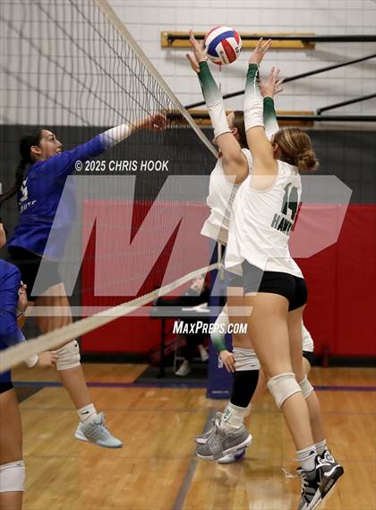 Thumbnail 1 in Mesquite vs. Tanque Verde (Lancer Invitational) photogallery.