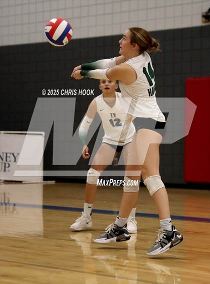 Thumbnail 2 in Mesquite vs. Tanque Verde (Lancer Invitational) photogallery.