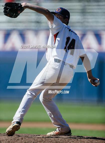Thumbnail 2 in Chaminade vs Crespi photogallery.