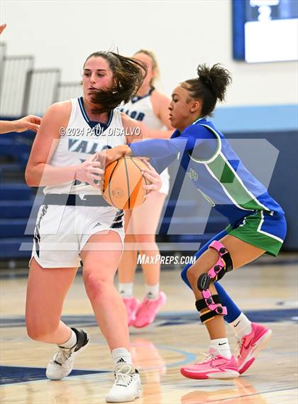 Thumbnail 2 in Doherty @ Valor Christian photogallery.