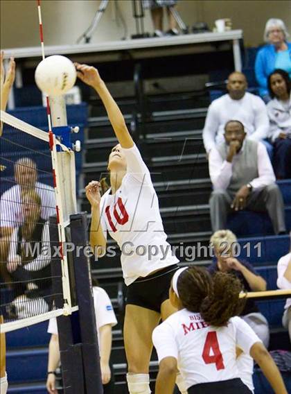 Thumbnail 3 in Bishop Miege @ Aquinas photogallery.