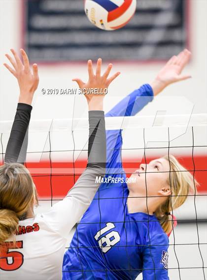 Thumbnail 3 in St. David vs Mogollon (AIA 1A State Finals) photogallery.