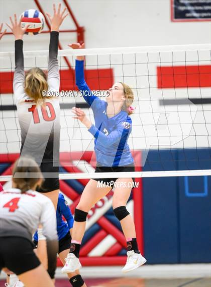 Thumbnail 3 in St. David vs Mogollon (AIA 1A State Finals) photogallery.