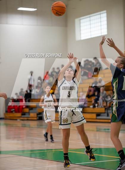 Thumbnail 2 in Del Norte vs. Mater Dei Catholic (MLK Showcase) photogallery.