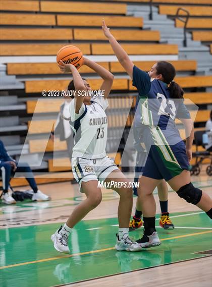 Thumbnail 2 in Del Norte vs. Mater Dei Catholic (MLK Showcase) photogallery.