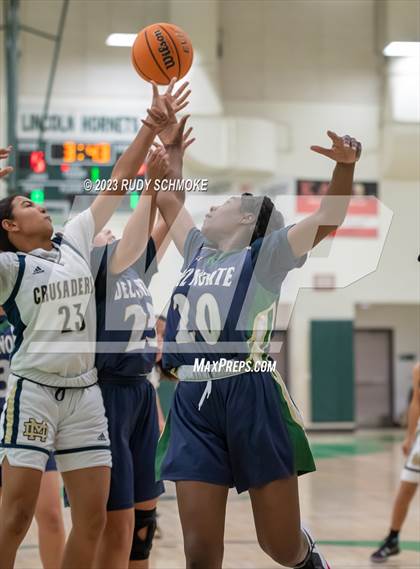 Thumbnail 2 in Del Norte vs. Mater Dei Catholic (MLK Showcase) photogallery.