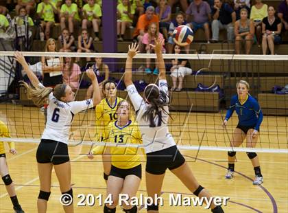 Thumbnail 3 in Boerne vs. Blanco  photogallery.