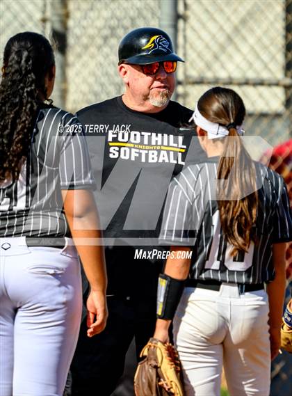 Thumbnail 2 in Foothill vs. Huntington Beach photogallery.