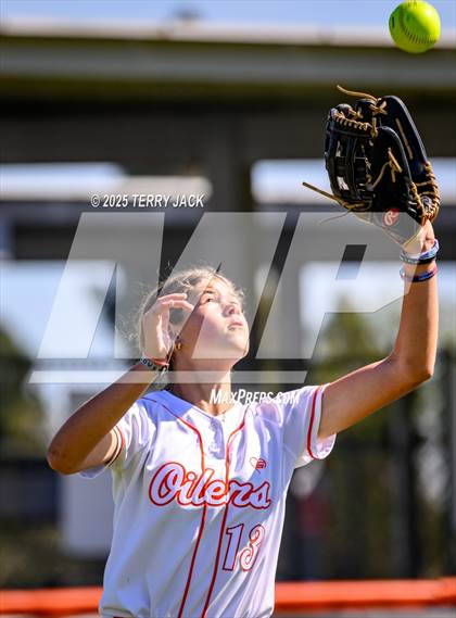 Thumbnail 2 in Foothill vs. Huntington Beach photogallery.