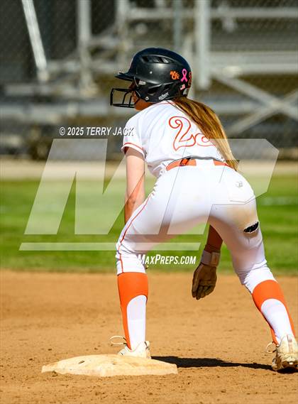 Thumbnail 2 in Foothill vs. Huntington Beach photogallery.