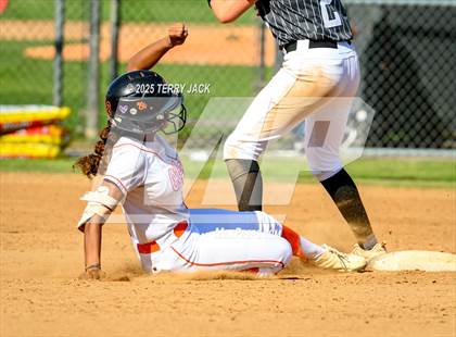 Thumbnail 2 in Foothill vs. Huntington Beach photogallery.