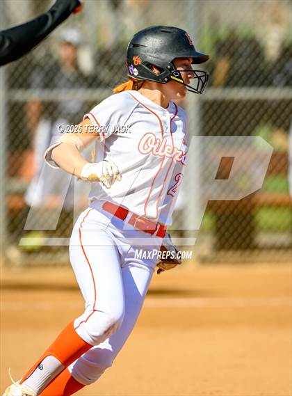 Thumbnail 3 in Foothill vs. Huntington Beach photogallery.