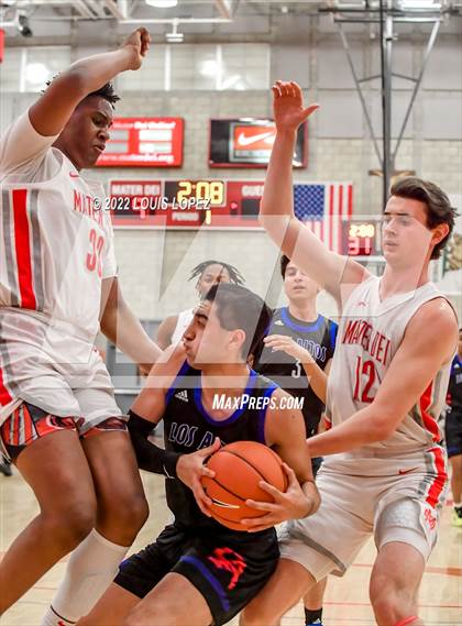 Thumbnail 1 in Mater Dei vs. Los Altos photogallery.