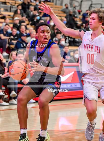 Thumbnail 1 in Mater Dei vs. Los Altos photogallery.