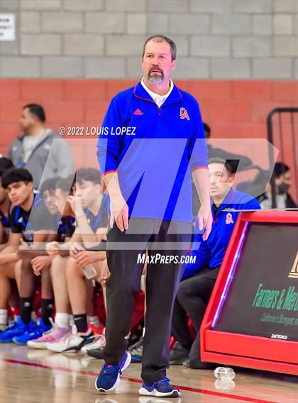 Thumbnail 1 in Mater Dei vs. Los Altos photogallery.