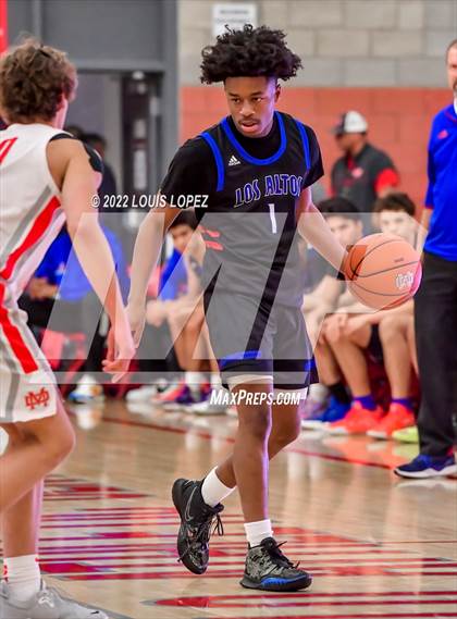 Thumbnail 3 in Mater Dei vs. Los Altos photogallery.