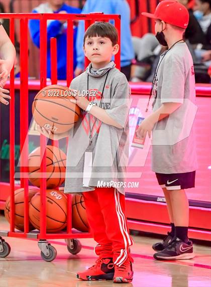 Thumbnail 1 in Mater Dei vs. Los Altos photogallery.