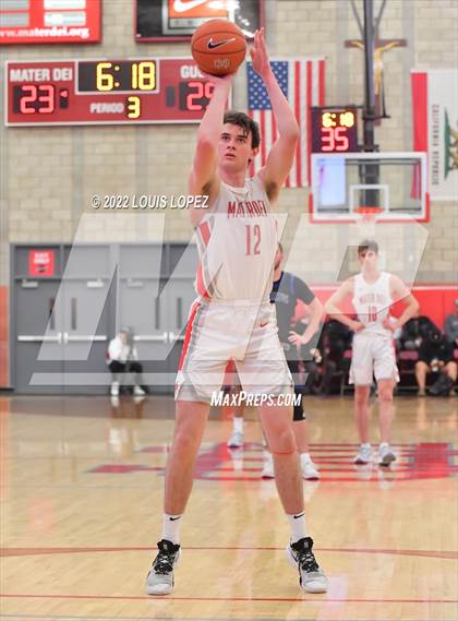 Thumbnail 2 in Mater Dei vs. Los Altos photogallery.