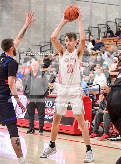 Thumbnail 3 in Mater Dei vs. Los Altos photogallery.