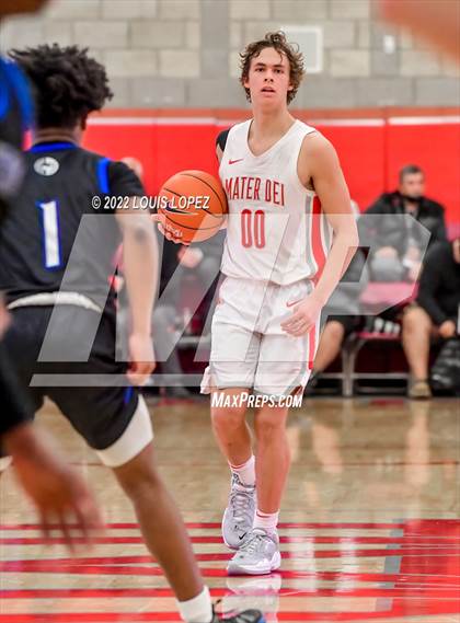 Thumbnail 1 in Mater Dei vs. Los Altos photogallery.