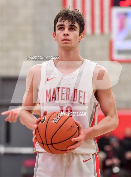 Thumbnail 2 in Mater Dei vs. Los Altos photogallery.