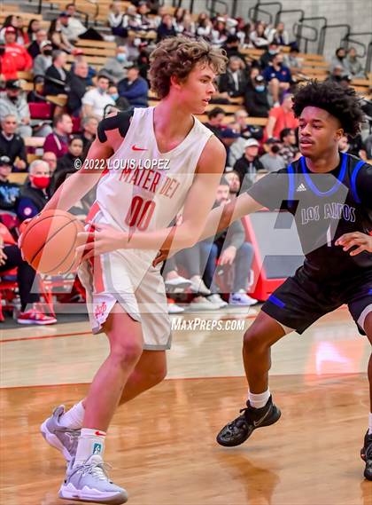 Thumbnail 3 in Mater Dei vs. Los Altos photogallery.