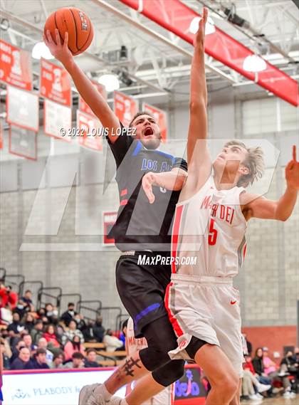 Thumbnail 3 in Mater Dei vs. Los Altos photogallery.