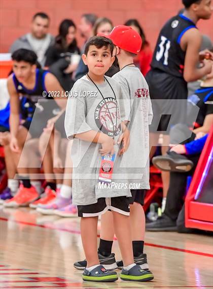 Thumbnail 2 in Mater Dei vs. Los Altos photogallery.