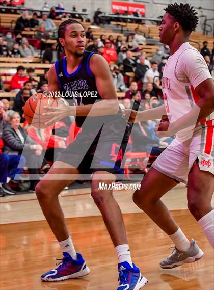 Thumbnail 1 in Mater Dei vs. Los Altos photogallery.