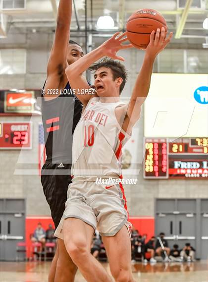 Thumbnail 2 in Mater Dei vs. Los Altos photogallery.