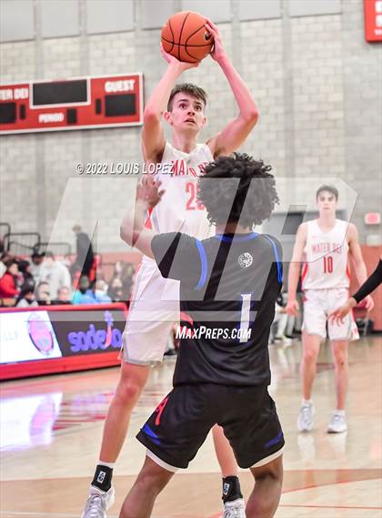 Thumbnail 3 in Mater Dei vs. Los Altos photogallery.
