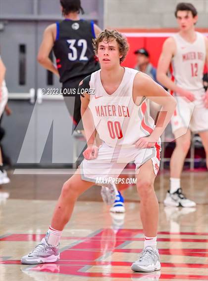Thumbnail 3 in Mater Dei vs. Los Altos photogallery.