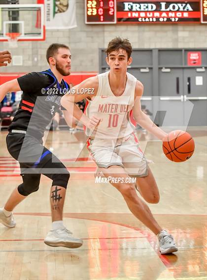 Thumbnail 3 in Mater Dei vs. Los Altos photogallery.