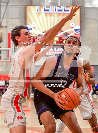 Thumbnail 1 in Mater Dei vs. Los Altos photogallery.