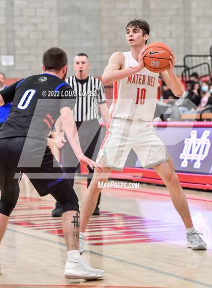Thumbnail 1 in Mater Dei vs. Los Altos photogallery.