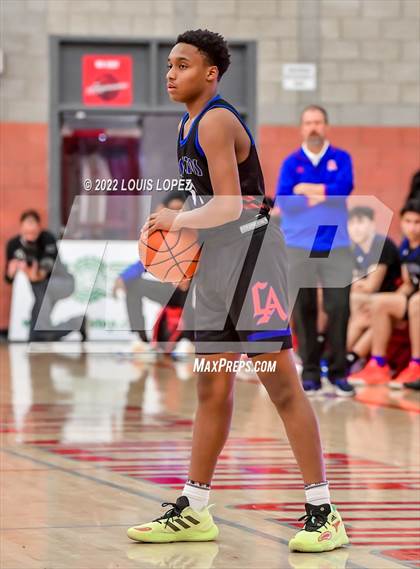 Thumbnail 2 in Mater Dei vs. Los Altos photogallery.