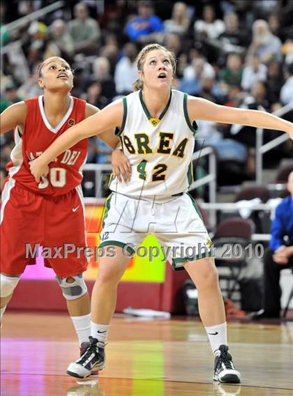 Thumbnail 2 in Brea Olinda vs. Mater Dei (CIF SoCal D2 Final) photogallery.