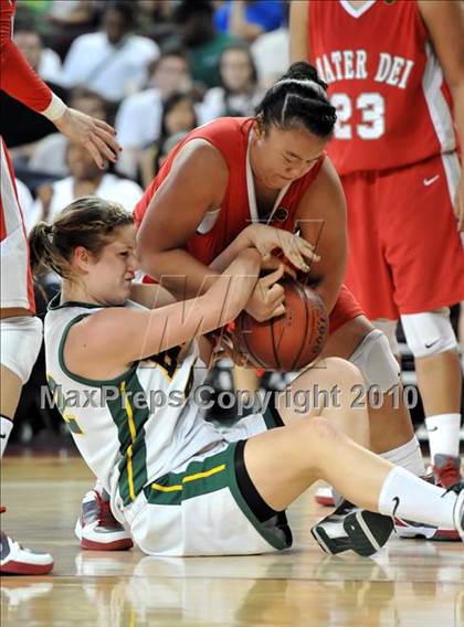 Thumbnail 2 in Brea Olinda vs. Mater Dei (CIF SoCal D2 Final) photogallery.