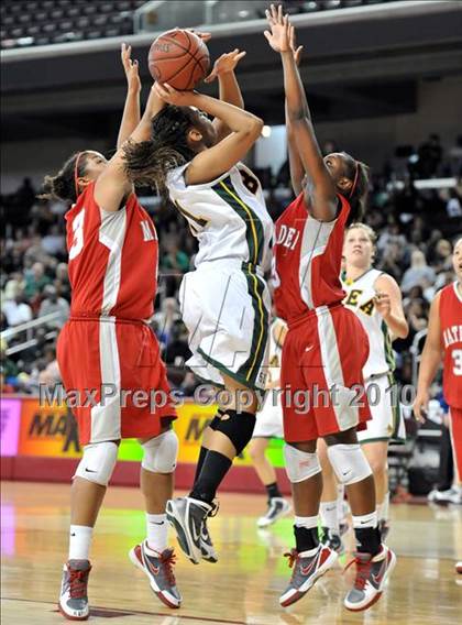 Thumbnail 2 in Brea Olinda vs. Mater Dei (CIF SoCal D2 Final) photogallery.