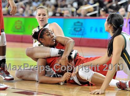 Thumbnail 3 in Brea Olinda vs. Mater Dei (CIF SoCal D2 Final) photogallery.