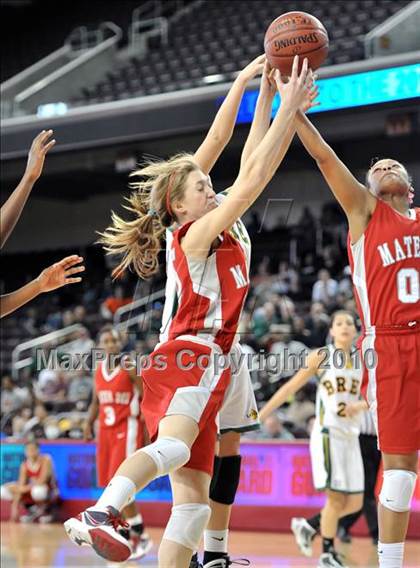 Thumbnail 3 in Brea Olinda vs. Mater Dei (CIF SoCal D2 Final) photogallery.